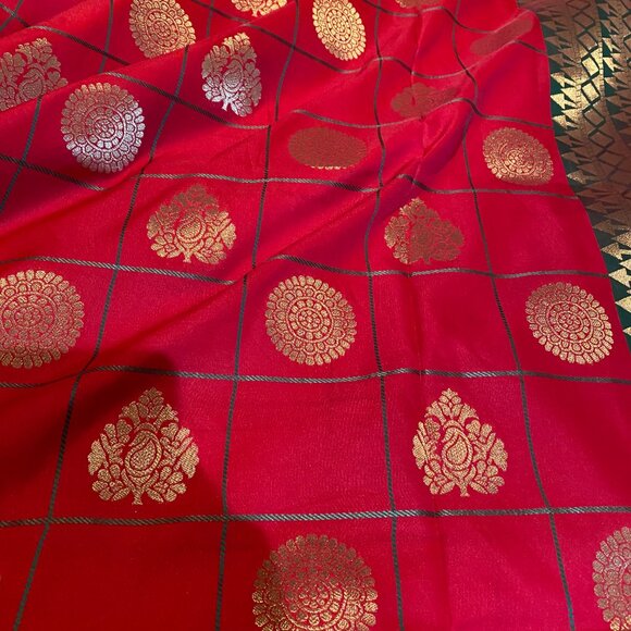Red with Green check Indian traditional soft silk saree for women - Picture 16 of 16